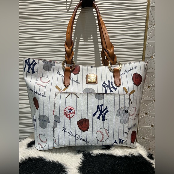 NWT Authentic Yankees Tammy Tote - Picture 2 of 13